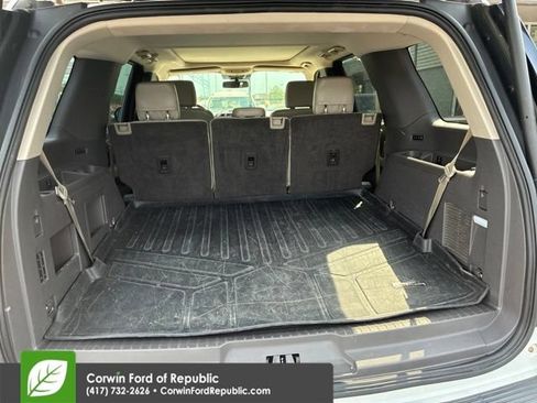 Used 2021 Ford Expedition XLT AWD/4WD image 3