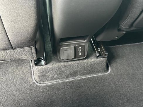 Used 2025 Chevrolet TrailBlazer LT w/ Convenience Package image 7