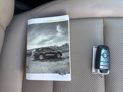 Used 2021 Ford Escape SEL image 19