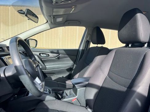 Used 2019 Nissan Rogue Sport S image 9