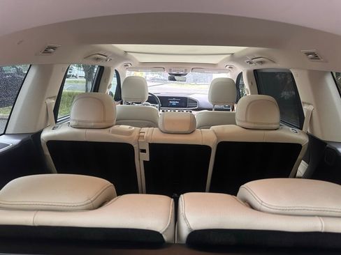 Used 2022 Mercedes-Benz GLS 450 4MATIC image 40