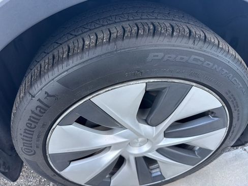 Used 2020 Tesla Model Y Long Range image 13