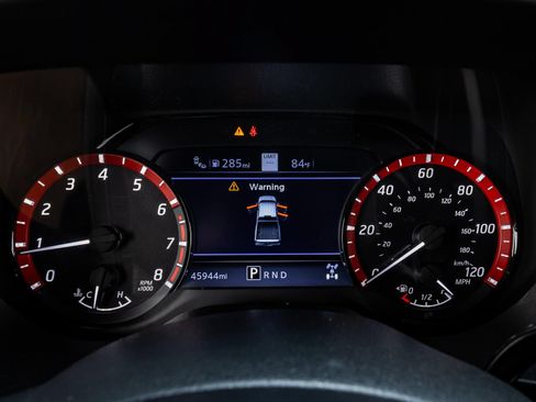 Used 2021 Nissan Titan PRO-4X w/ Pro-4x Convenience Package AWD/4WD image 18