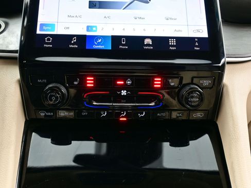 Used 2021 Jeep Grand Cherokee L Limited image 21