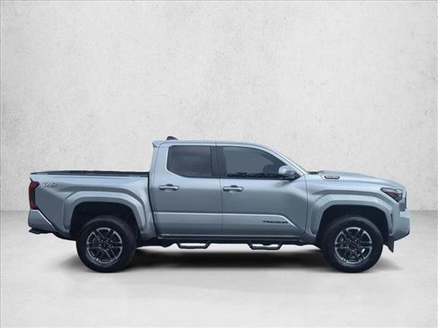 Certified 2025 Toyota Tacoma TRD Sport image 4