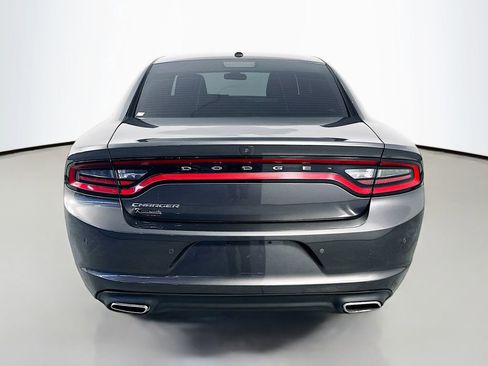 Used 2022 Dodge Charger SXT RWD image 6