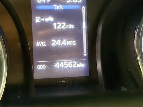 Used 2019 Toyota Camry SE w/ Carpet Mat Package FWD image 8