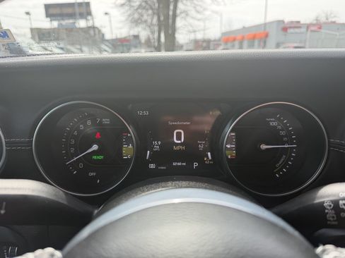 Used 2023 Jeep Wrangler Unlimited Rubicon 4xe image 31