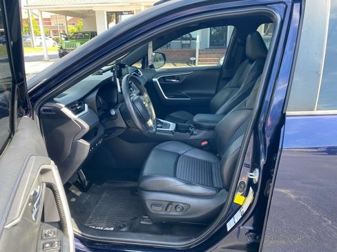 Used 2020 Toyota RAV4 XSE w/ XSE Grade Weather Package AWD/4WD image 35