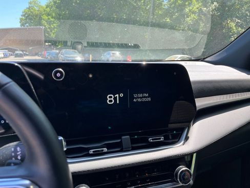 Used 2025 Chevrolet Equinox LT image 17