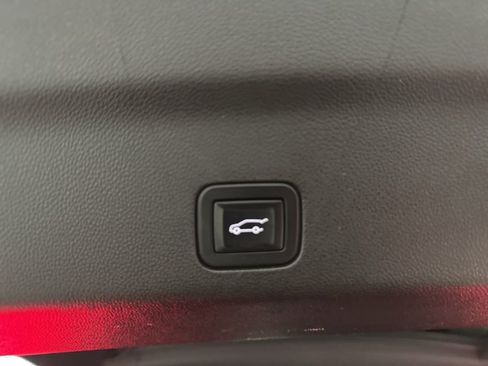 Used 2021 Cadillac Escalade Premium Luxury Platinum image 31