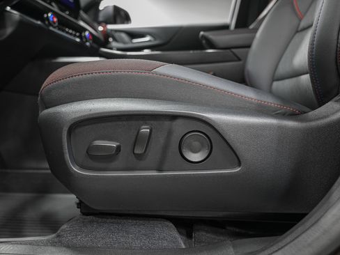 Used 2026 Chevrolet Equinox RS w/ LPO, Floor Liner Package FWD image 6