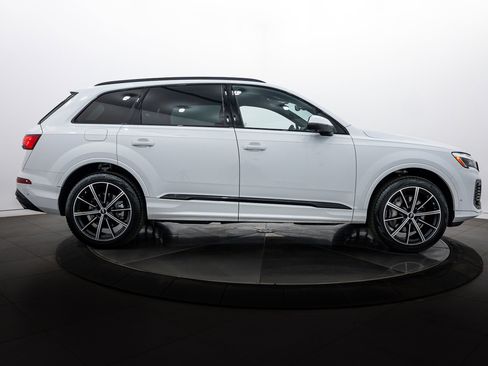 Certified 2025 Audi Q7 2.0T Premium Plus w/ Premium Plus Package image 3