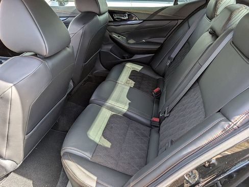 Used 2021 Nissan Maxima SR w/ Sport Mat Group FWD image 16