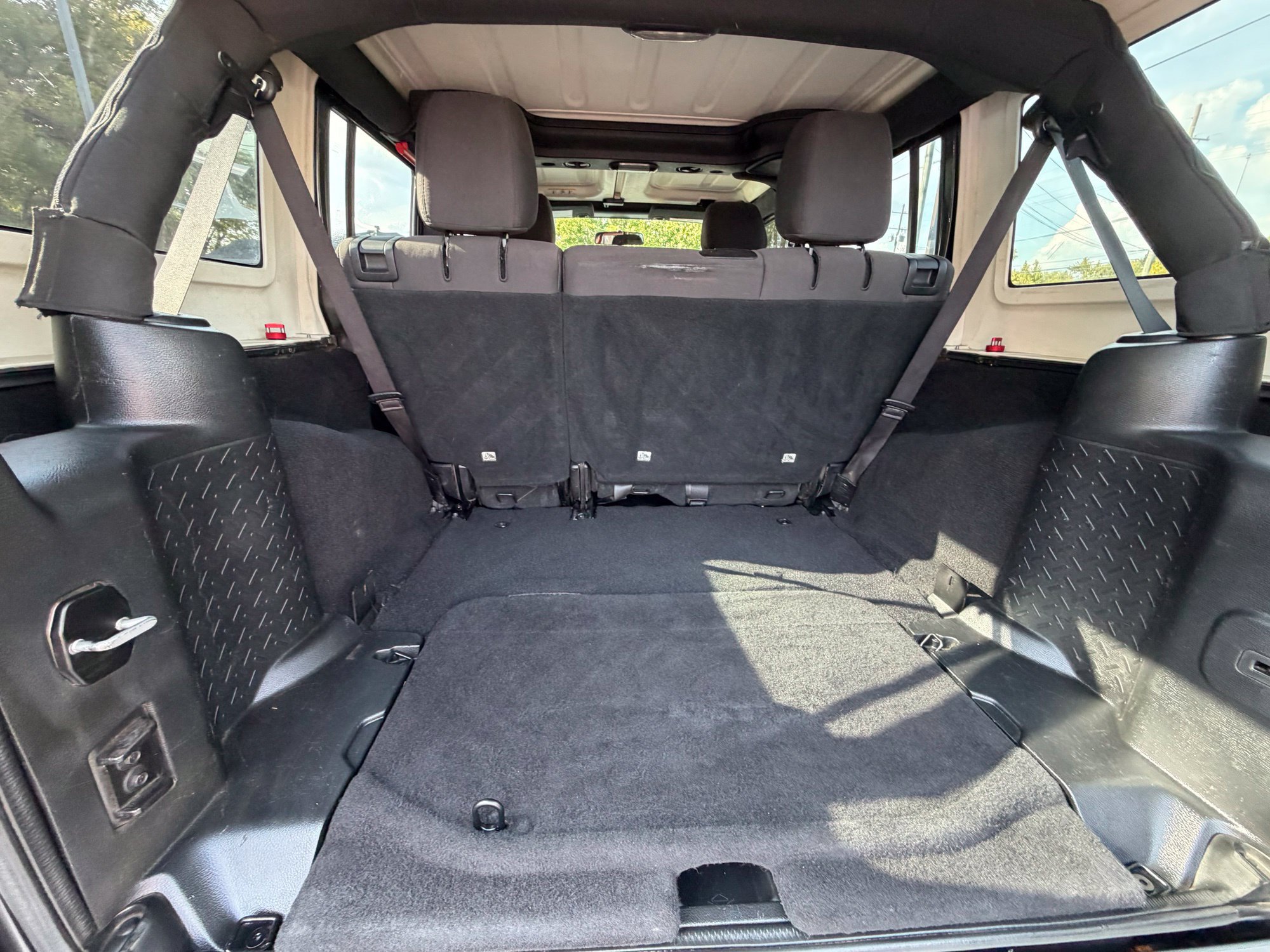 Used 2017 Jeep Wrangler Unlimited Sport AWD/4WD image 12