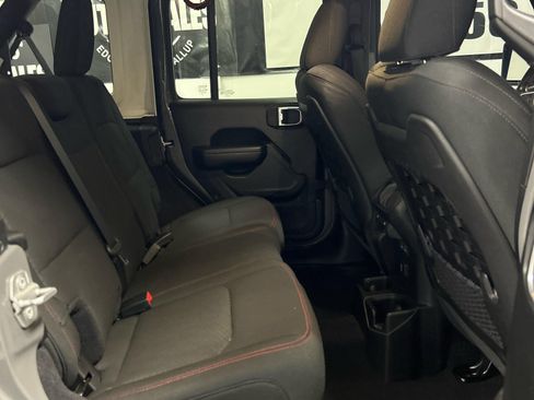 Used 2019 Jeep Wrangler Unlimited Rubicon AWD/4WD image 12