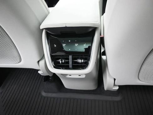 New 2025 Volvo EX90 Plus w/ Protection Package Premier image 21