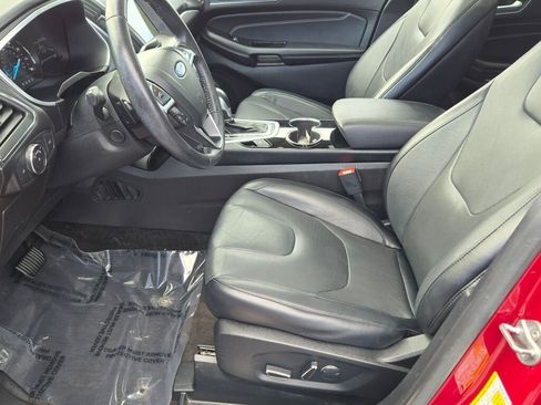 Used 2018 Ford Edge Titanium w/ Equipment Group 301A AWD/4WD image 24