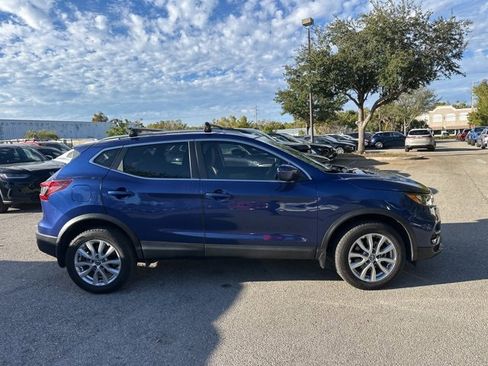 Used 2020 Nissan Rogue Sport SV image 6