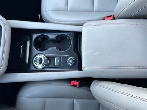 Used 2025 Ford Explorer Active w/ Active Comfort Package image 21