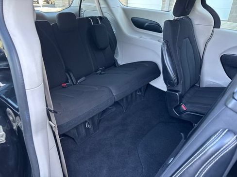 Used 2023 Chrysler Voyager LX FWD image 20
