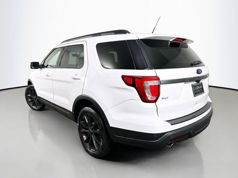 Used 2019 Ford Explorer XLT w/ Equipment Group 202A image 5