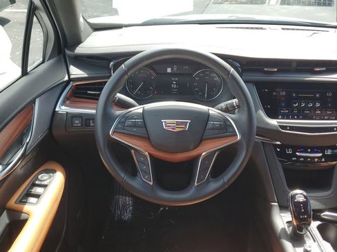 Certified 2024 Cadillac XT5 Premium Luxury image 18