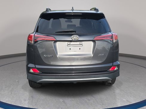 Used 2017 Toyota RAV4 XLE FWD image 6