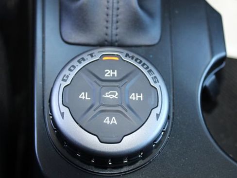 Used 2025 Ford Bronco Badlands AWD/4WD image 29