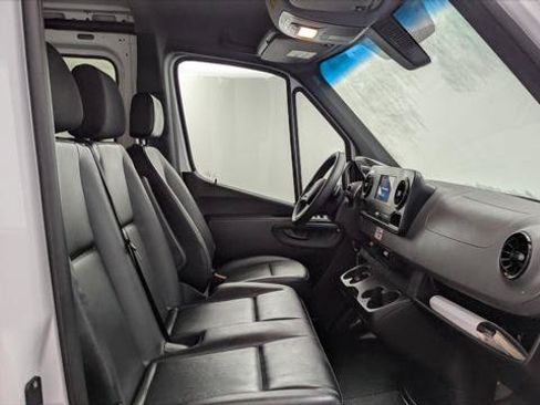 Used 2022 Mercedes-Benz Sprinter 2500 image 18