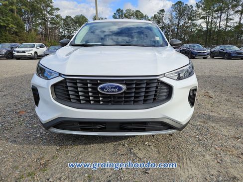 Used 2023 Ford Escape Active w/ Cold Weather Package image 3