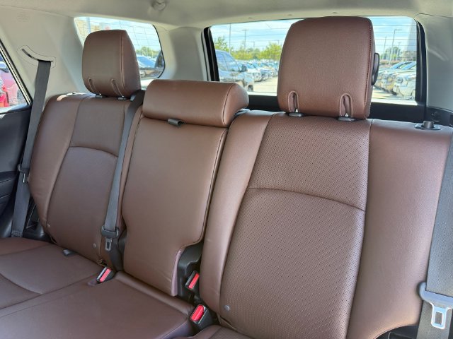 Used 2024 Toyota 4Runner Limited AWD/4WD image 28
