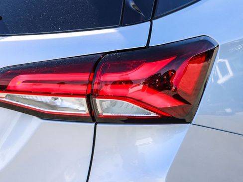 Used 2022 Chevrolet Equinox RS FWD image 10