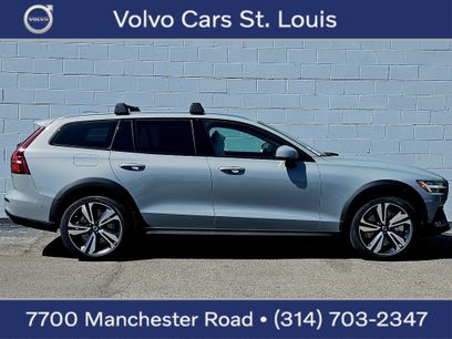 New 2026 Volvo V60 B5 Cross Country Plus w/ Climate Package