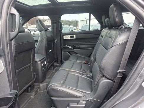 Used 2022 Ford Explorer ST w/ Equipment Group 401A image 10