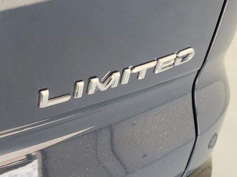 Used 2025 Toyota Crown Signia w/ Advanced Technology Package image 10