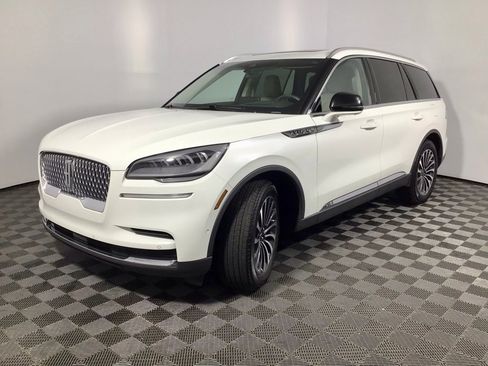 Used 2023 Lincoln Aviator Reserve w/ Equipment Group 201A image 7