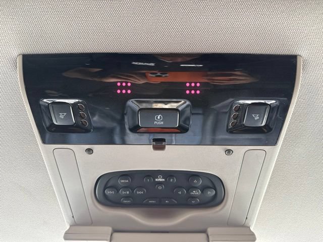 Used 2018 Chevrolet Suburban LT AWD/4WD image 27