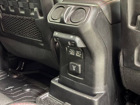 Used 2021 Jeep Wrangler Unlimited Rubicon AWD/4WD image 33