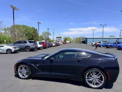 Used 2016 Chevrolet Corvette Stingray Coupe w/ 3LT Preferred Equipment Group RWD image 4