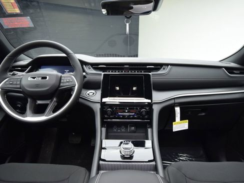 New 2026 Jeep Grand Cherokee Laredo X AWD/4WD image 37