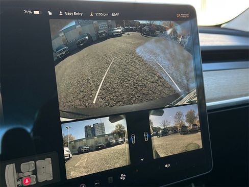 Used 2022 Tesla Model 3 image 23