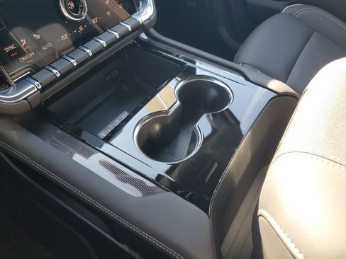 New 2026 GMC Yukon Elevation image 18