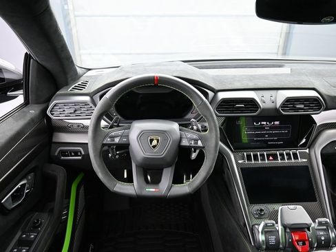 Used 2024 Lamborghini Urus Performante image 18