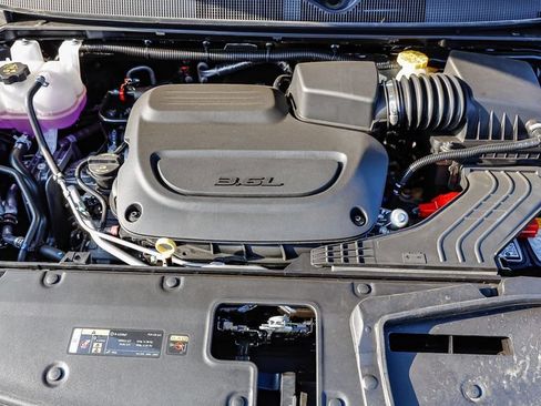 New 2027 Chrysler Pacifica Select FWD image 32