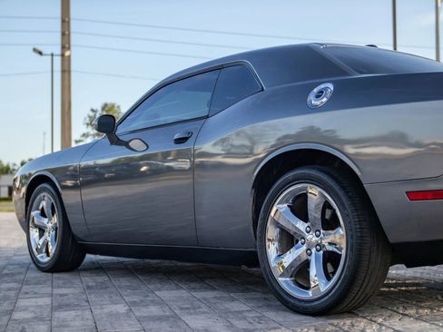 Used 2012 Dodge Challenger SXT Plus RWD image 9