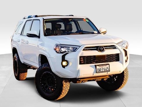 Used 2021 Toyota 4Runner SR5 Premium w/ Moonroof Package image 2