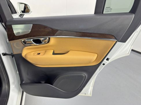 Used 2016 Volvo XC90 T6 Momentum w/ Momentum Plus Package image 43