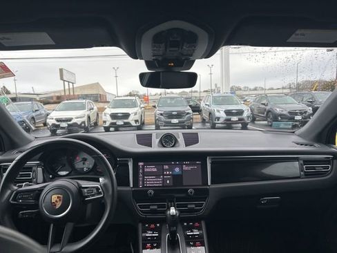 Used 2022 Porsche Macan S image 12