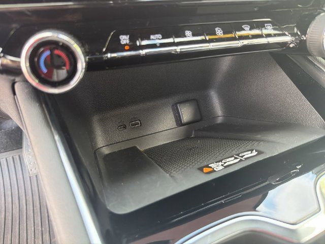 Certified 2025 Chevrolet Traverse High Country w/ LPO, Floor Liner Package FWD image 31